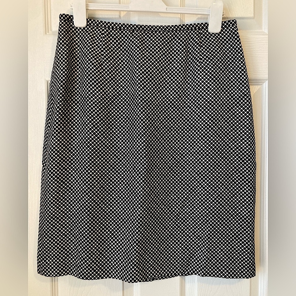 NWT Ann Taylor silk twill skirt, black and white check. Size 14.